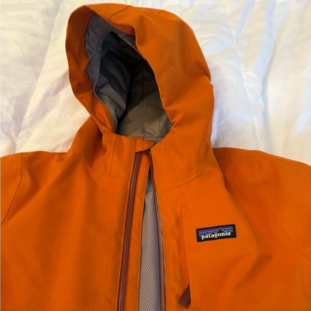 Patagonia Brown and Orange Jacket 3in1 jacket. Boys size XS 5-6